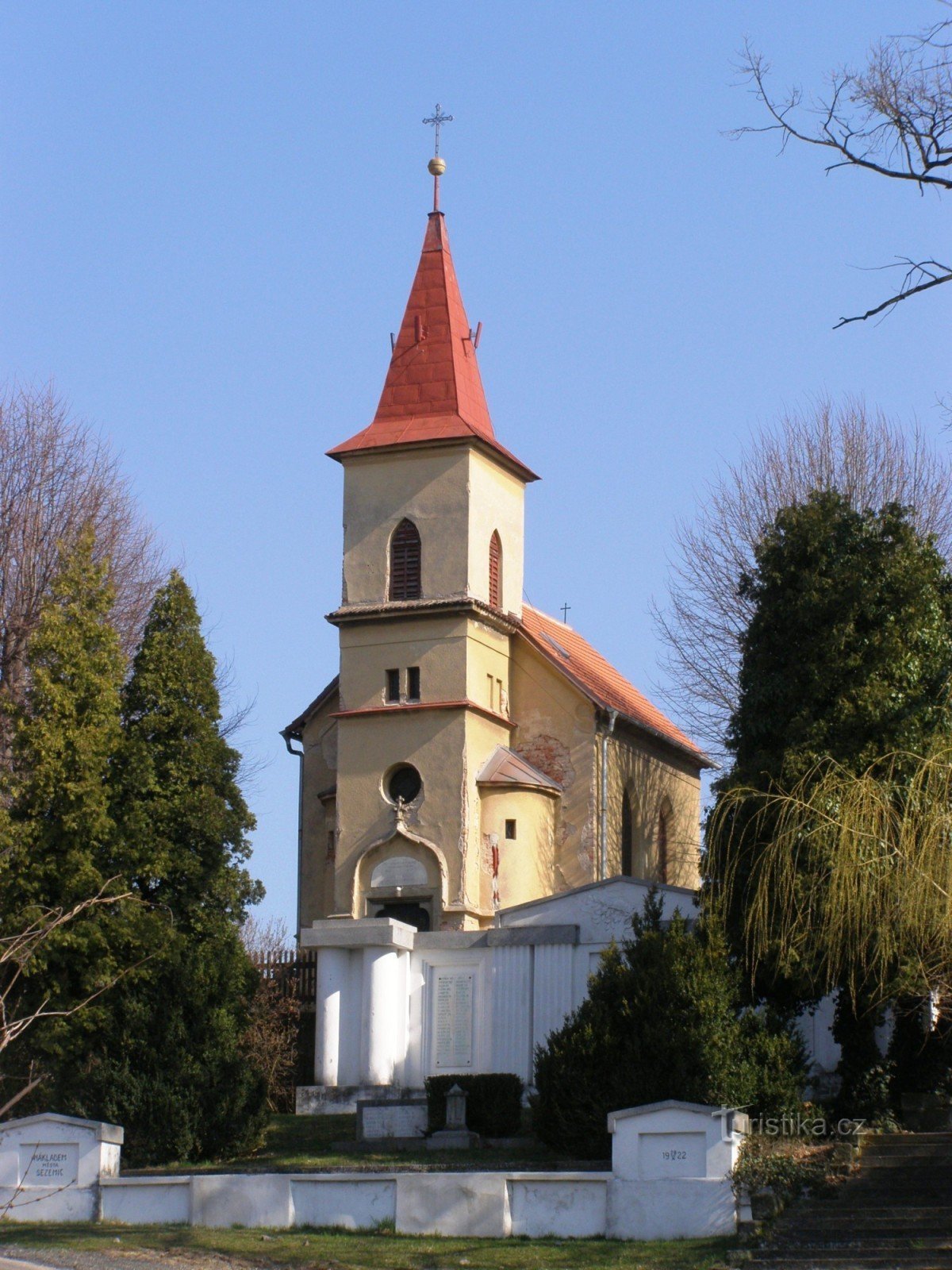Sezemice - kapela Djevice Marije