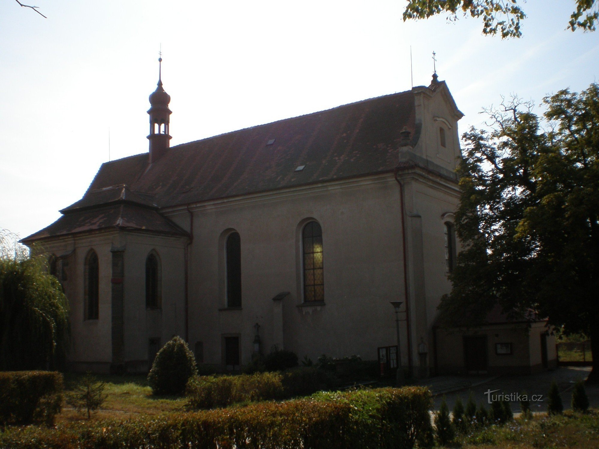 Sezemice - Kerk van St. drie-eenheid