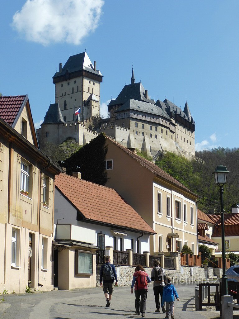 Tutustuminen Tšekin Karstiin, KARLŠTEJN.