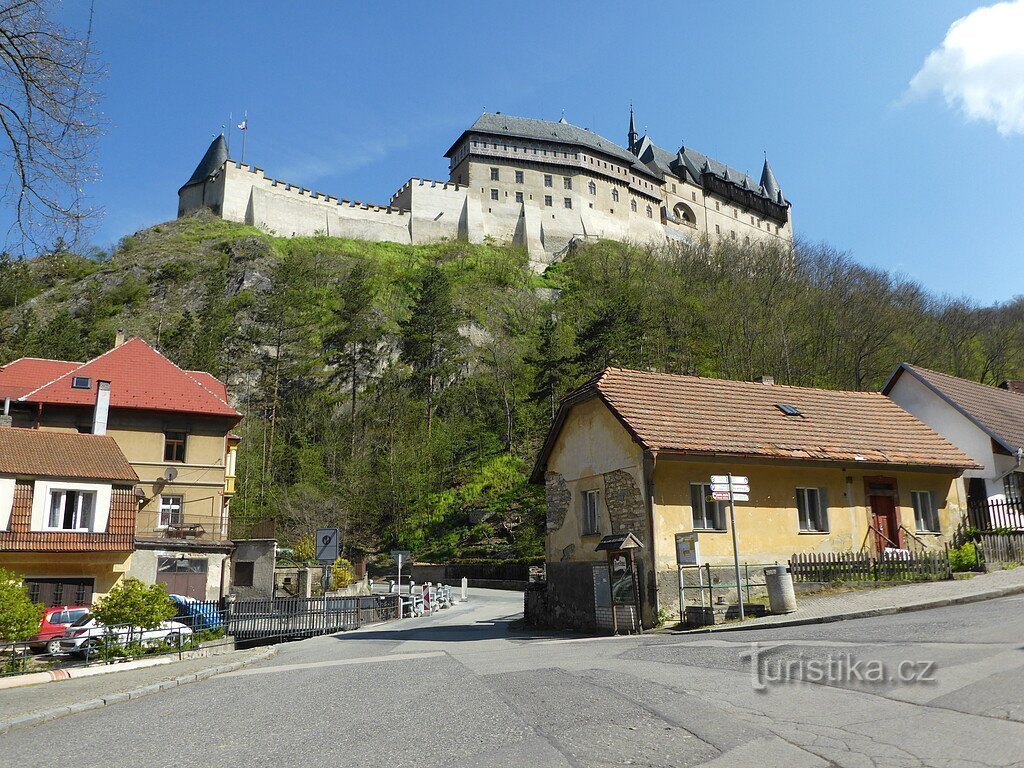 Tutustuminen Tšekin Karstiin, KARLŠTEJN.