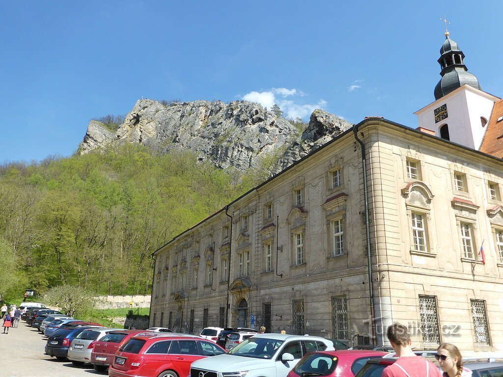 Den Böhmischen Karst kennenlernen - der Weg nach Skála nad sv. Jan.