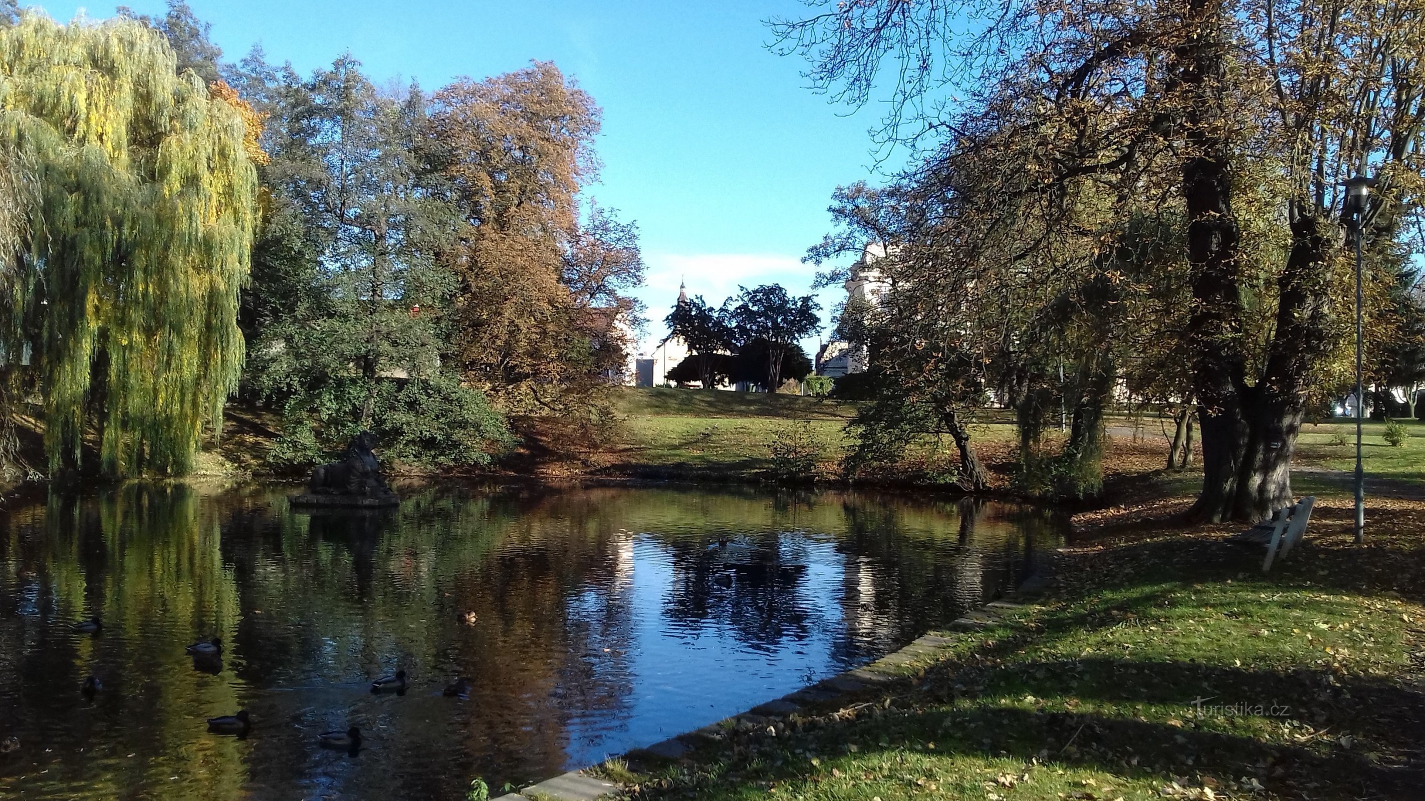 étang de sphinx en automne