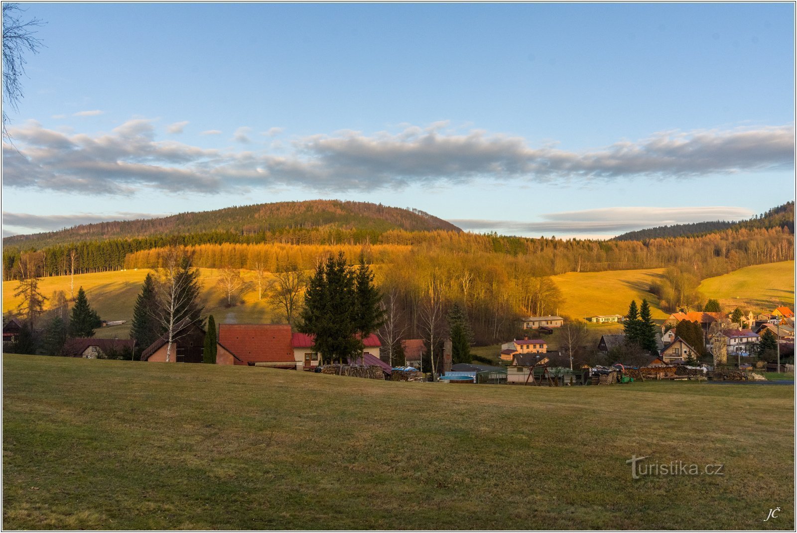 Signal from the hillside above Machovská Lhota