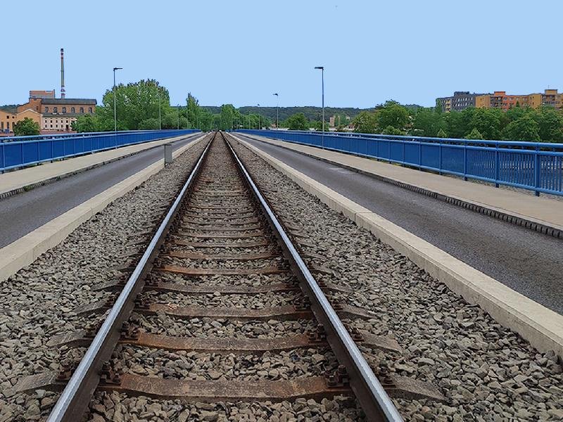 silniční a železniční most