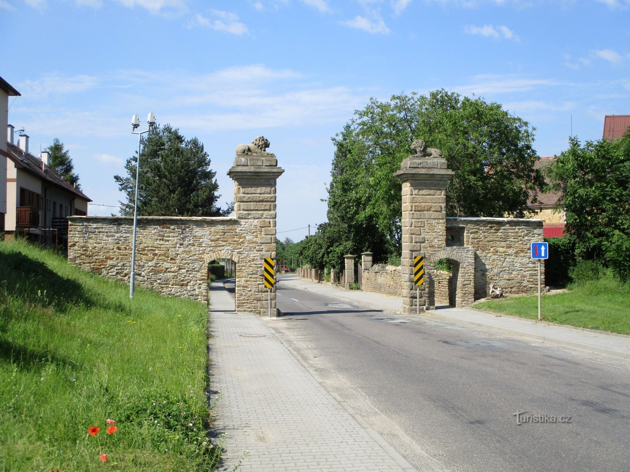 Puerta de la carretera (Nahořany, 19.6.2019/XNUMX/XNUMX)