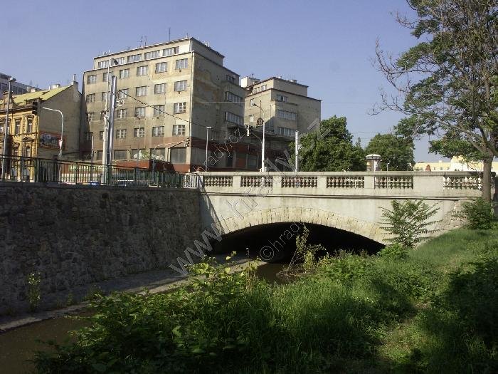 silniční most přes Rokytku