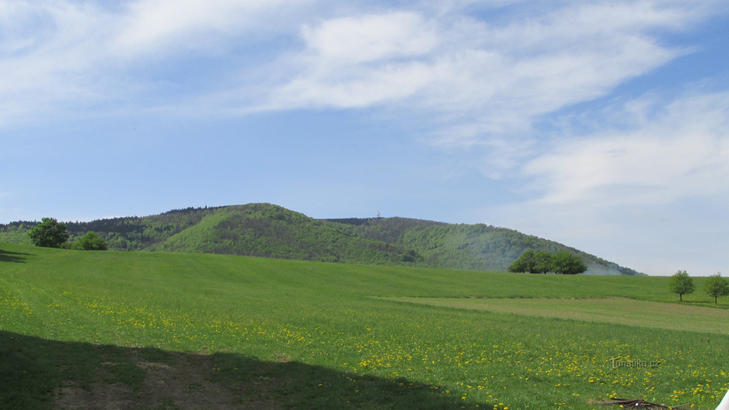 siluett av Kelčské Javorník utan utsiktstornet