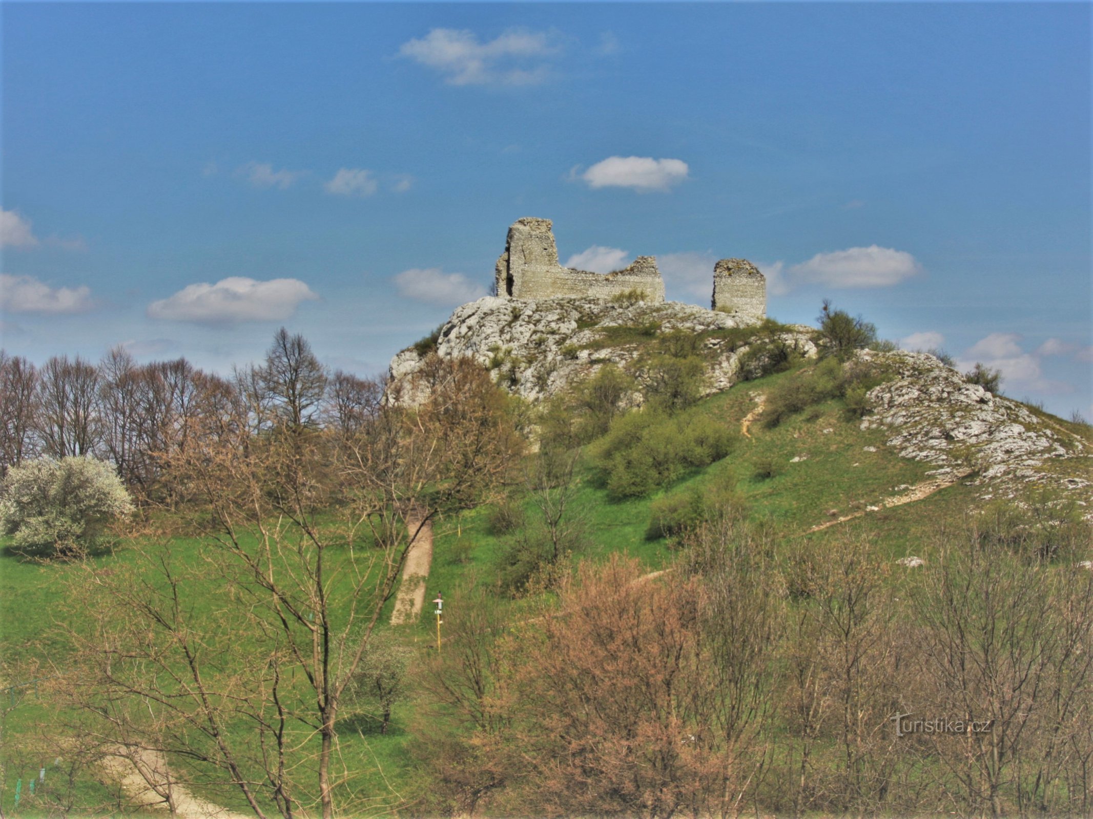 El castillo de los huérfanos en Pálava