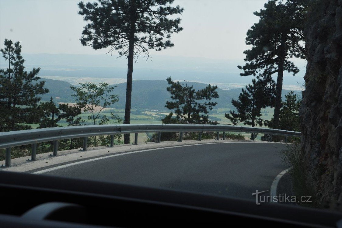 Nedstigning fra Hohe Wand højderyggen