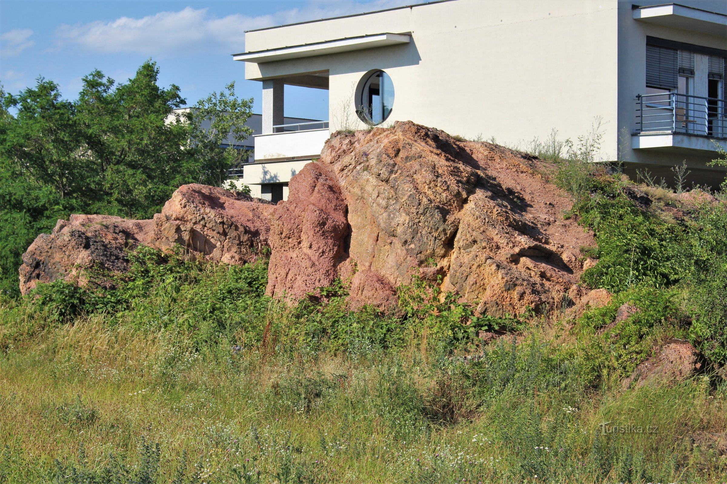 Heligoland rock, behind it the buildings of the Masaryk Institute of Oncology