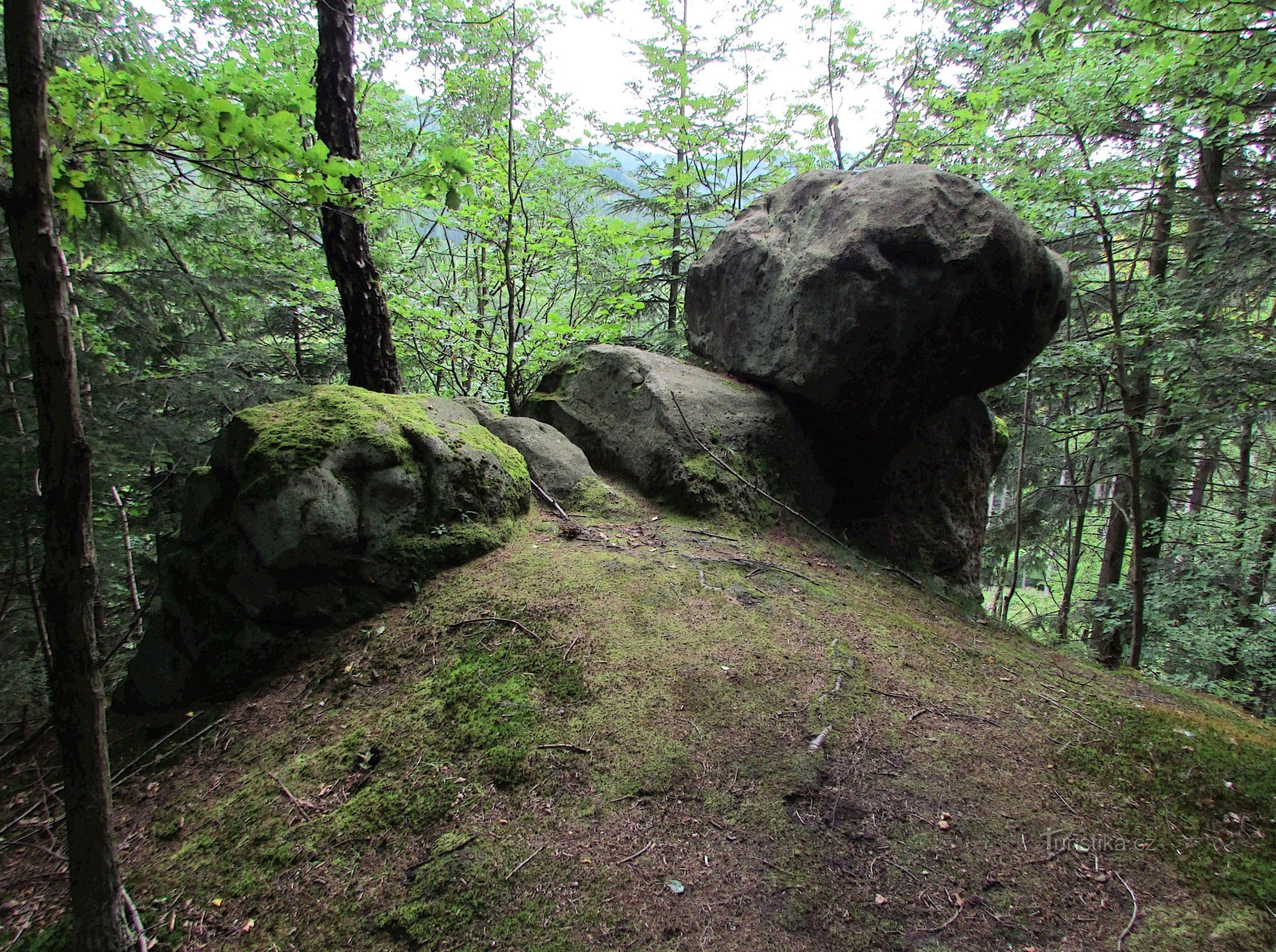 Skála nad Bezedníkem