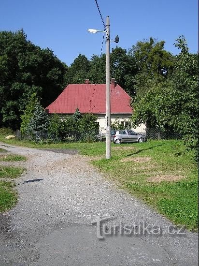 Skalice - igreja: Skalice - igreja - vista de Janovice