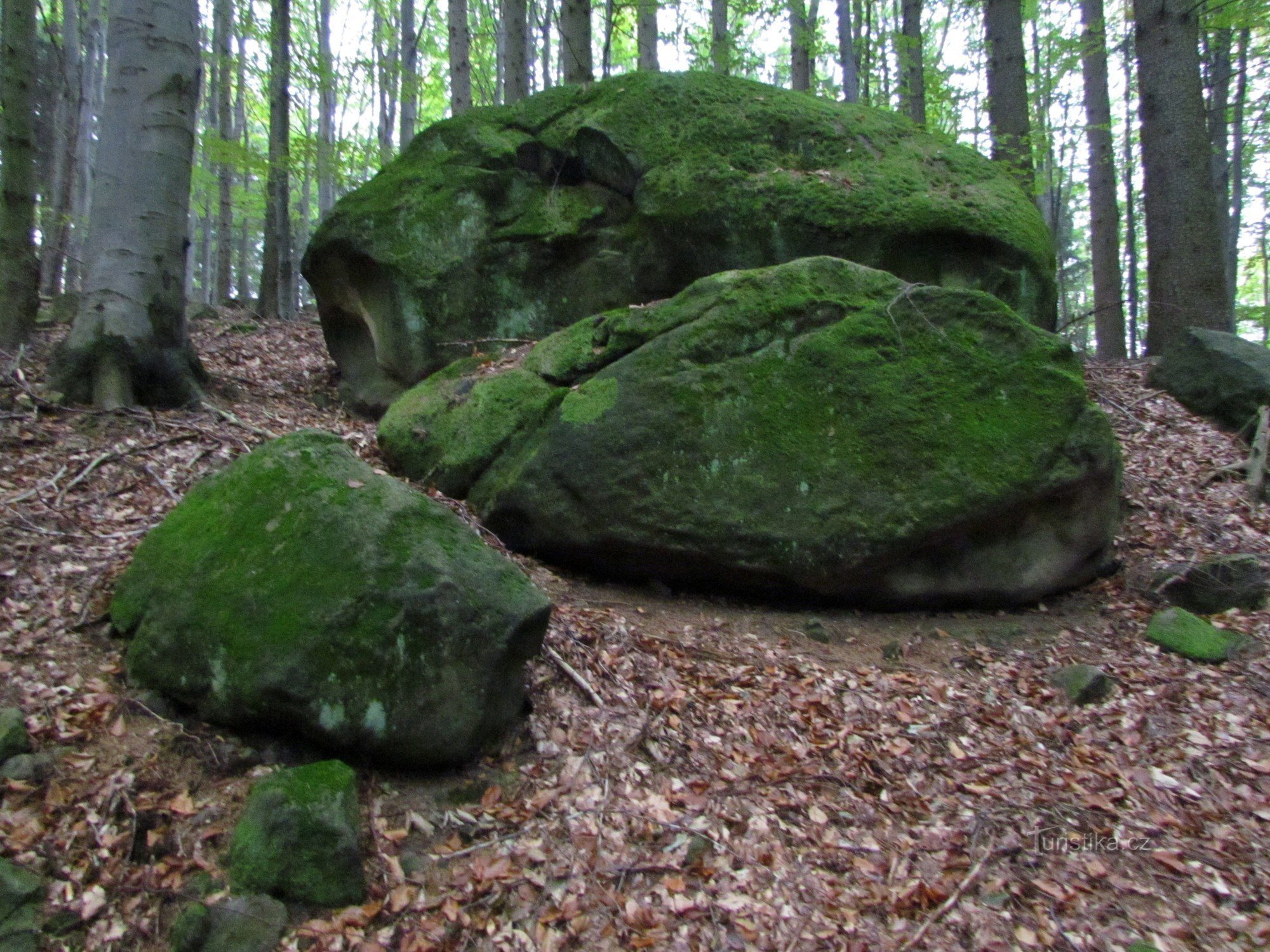 Rocks under Okluk