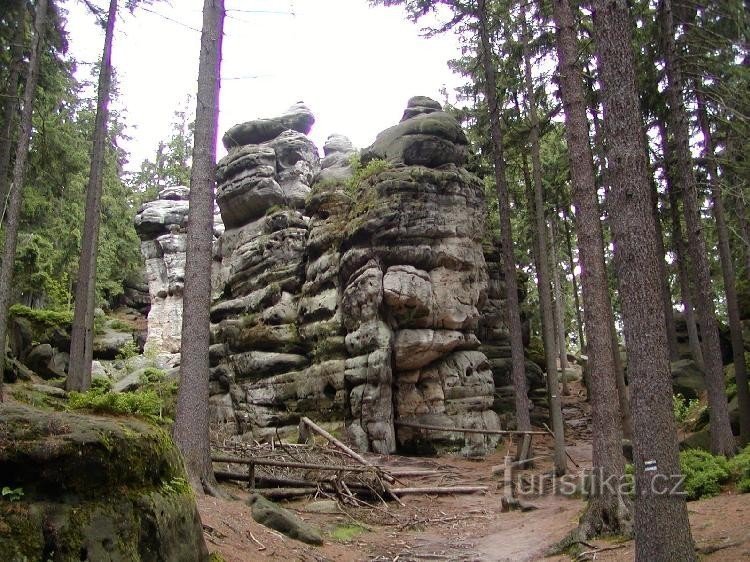 Rock maze entrance