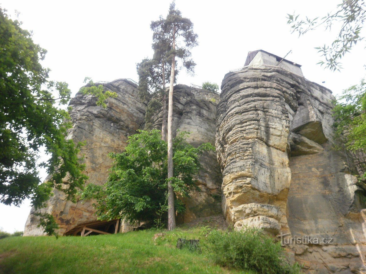 Château rocheux sloup