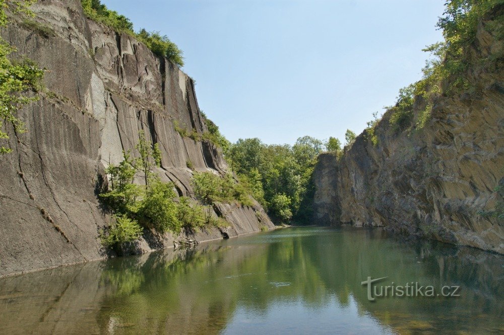 Lacul Rock din Prokopské údolí (Praga - Hlubočepy)