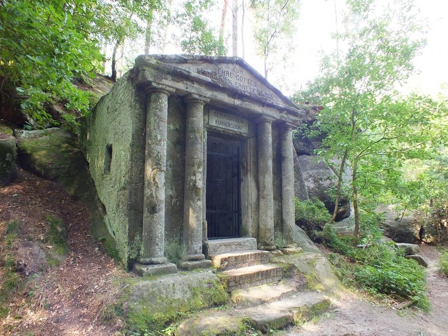 skalní kaple Panny Marie