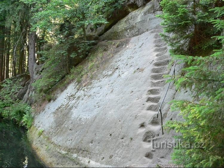 Gradini di roccia da Dolské mýlny al Royal Spruce