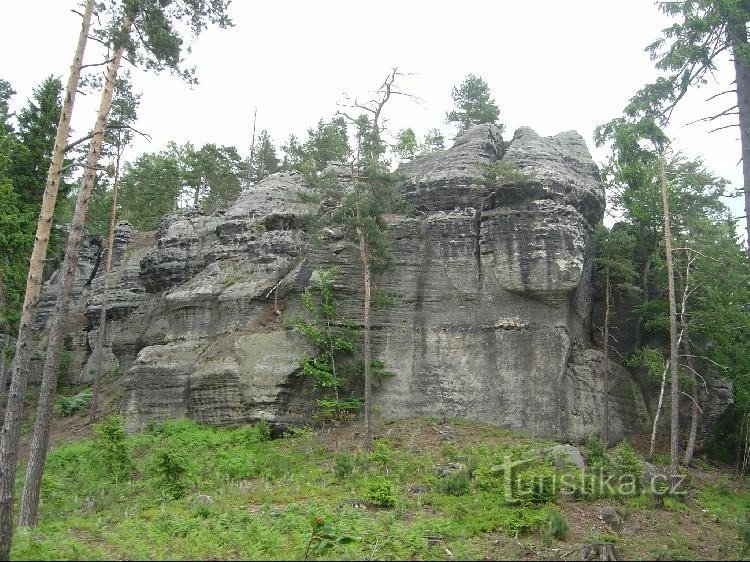 rock walls in the vicinity