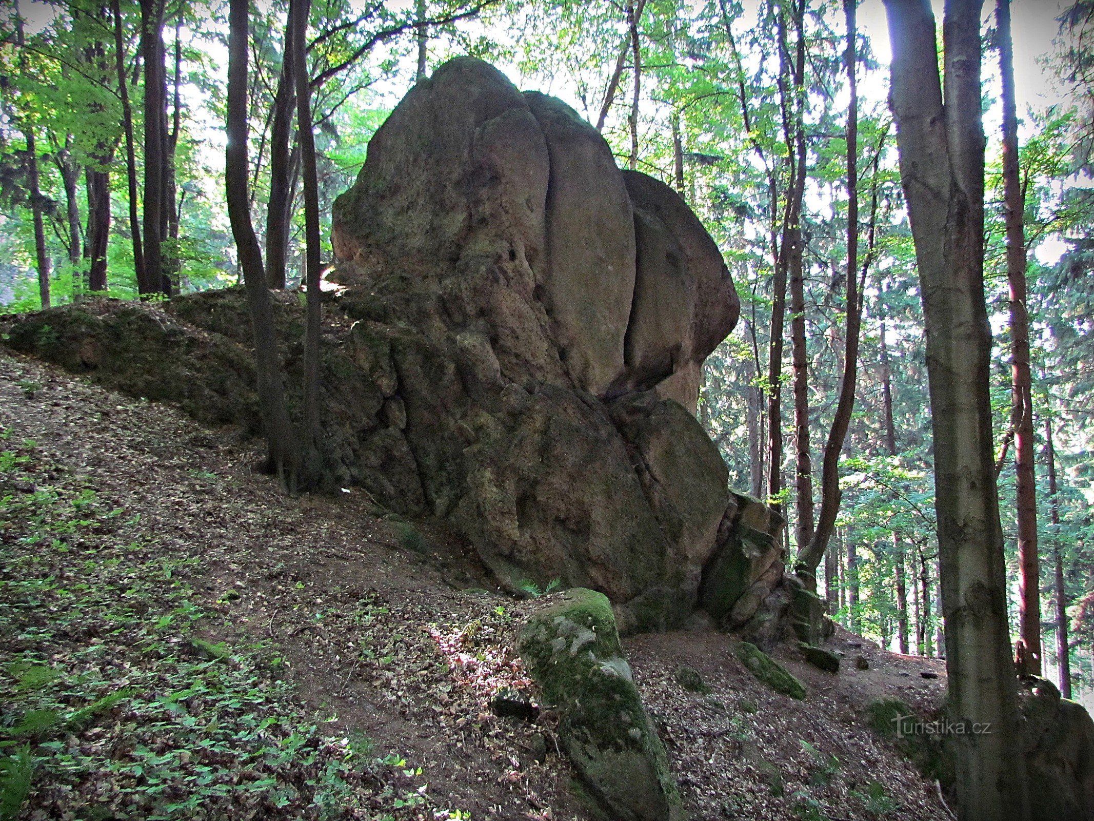 Rock suk a Lukova kastély közelében