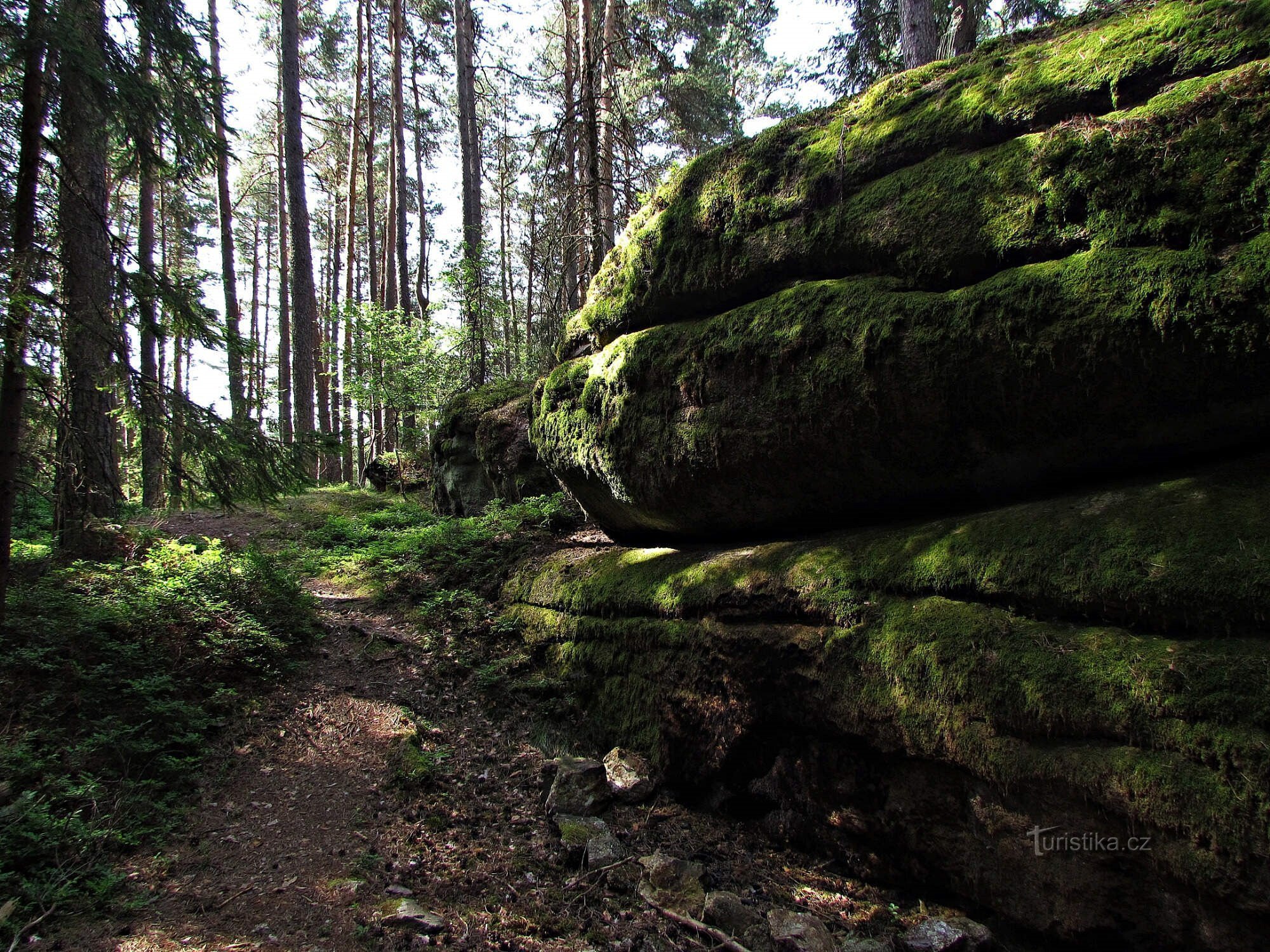 formações rochosas a leste de Předovka