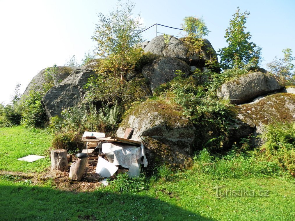 Rock lookout