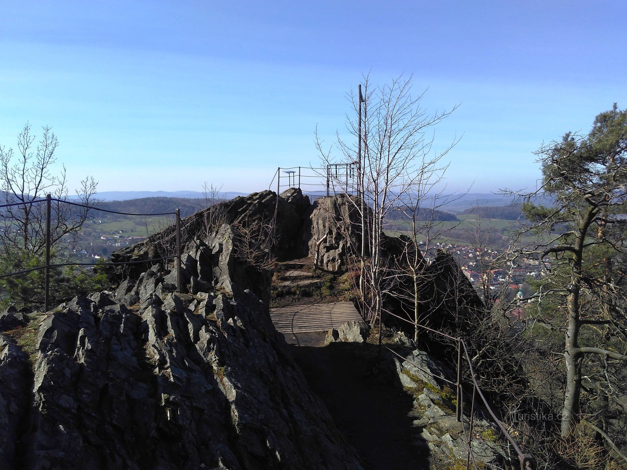 Mirante da rocha de Jehla