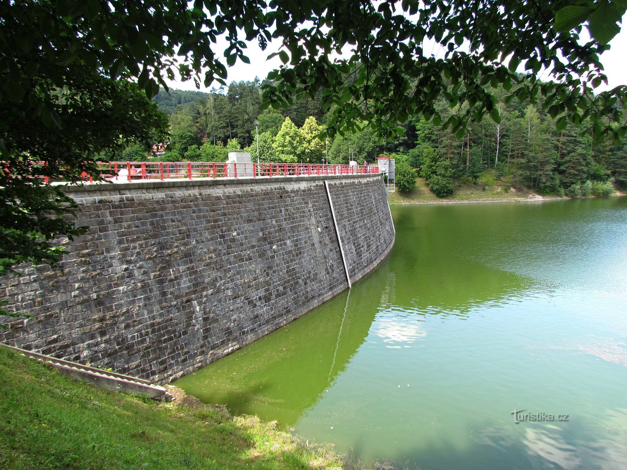 Bystřičkaダムの岩の展望台