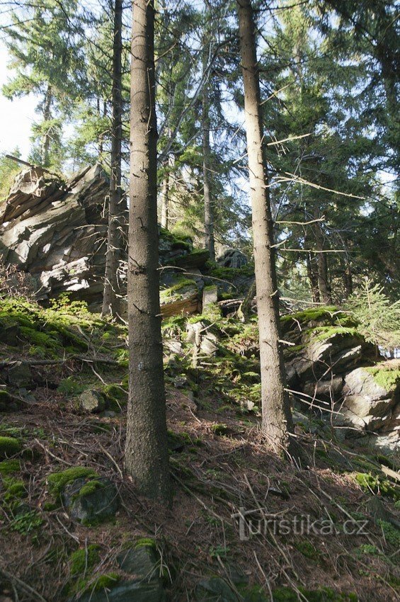 Die Felsen auf Smrčník sind bisher bescheiden