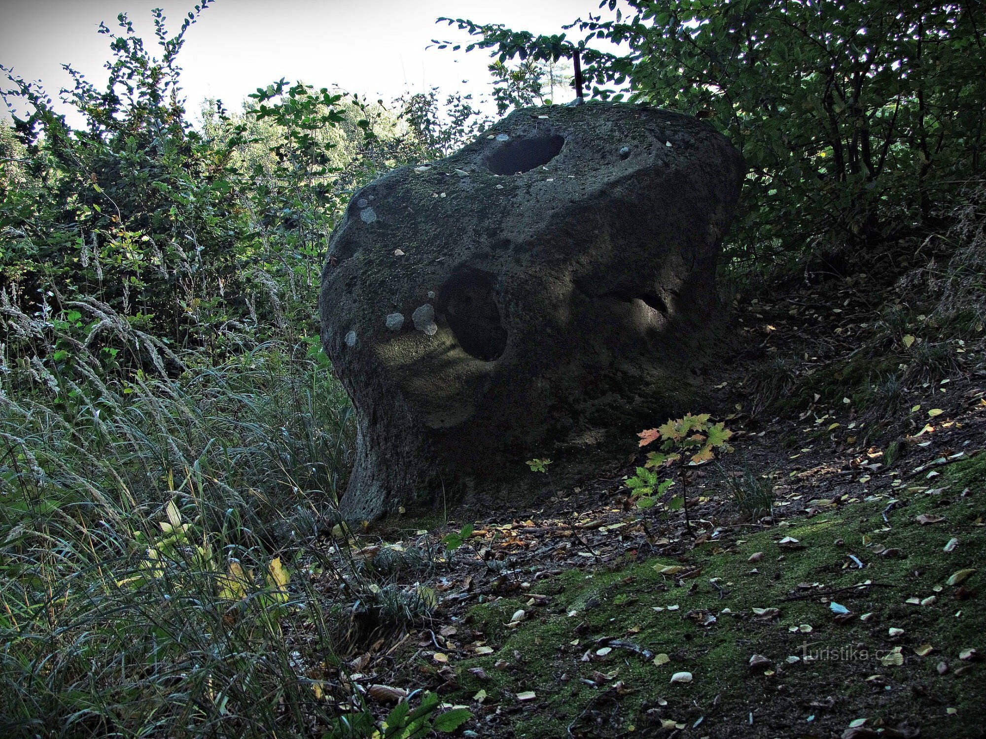 Rocas bajo Jílova