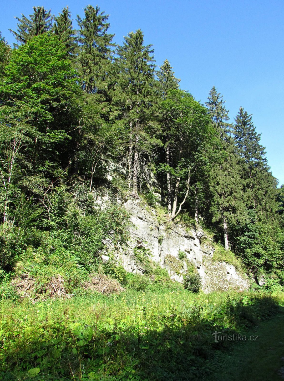 Βράχοι κοντά στις όχθες του Branná - Podzámčí