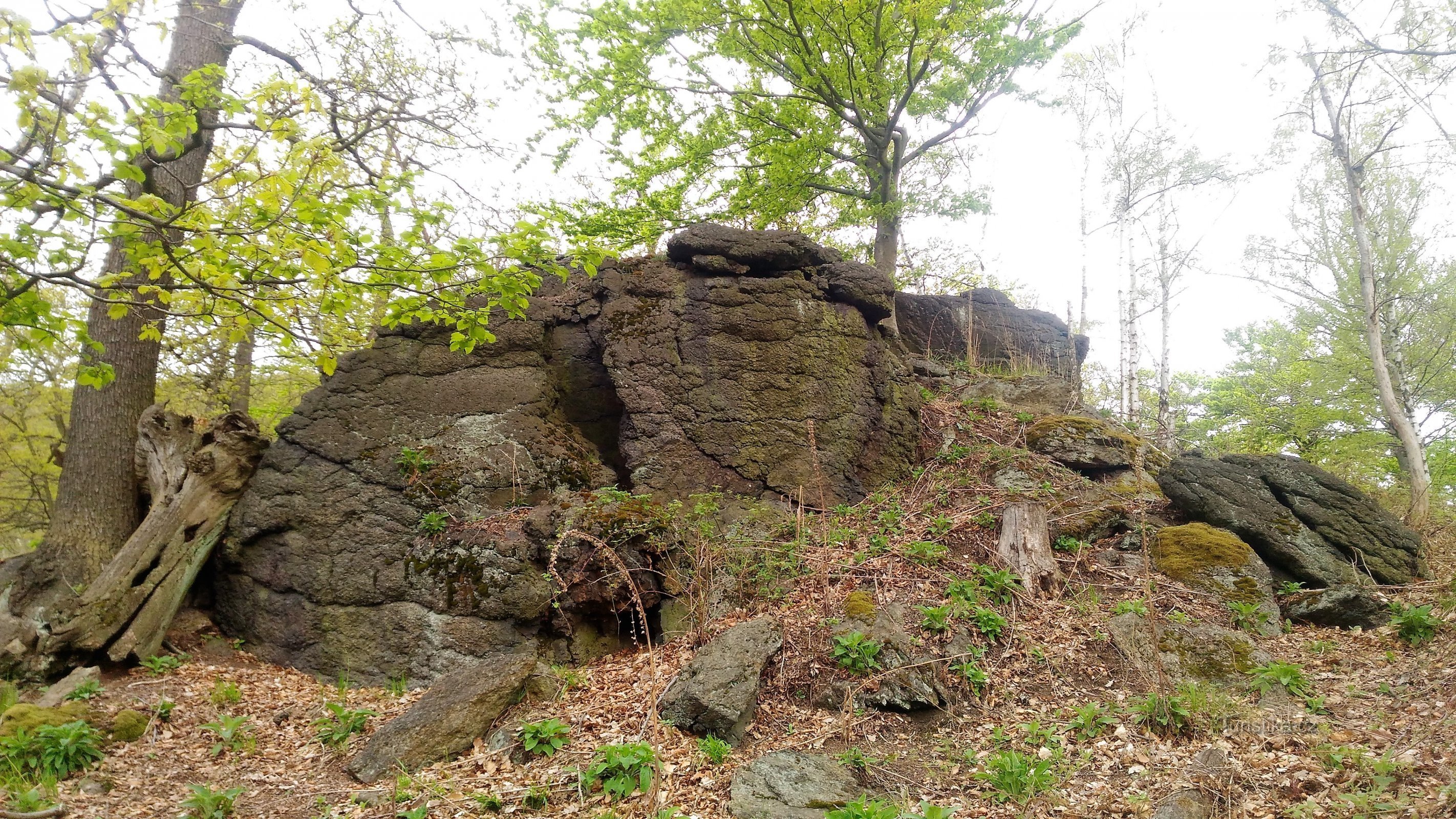 đá gần chỗ ngồi của Goethe