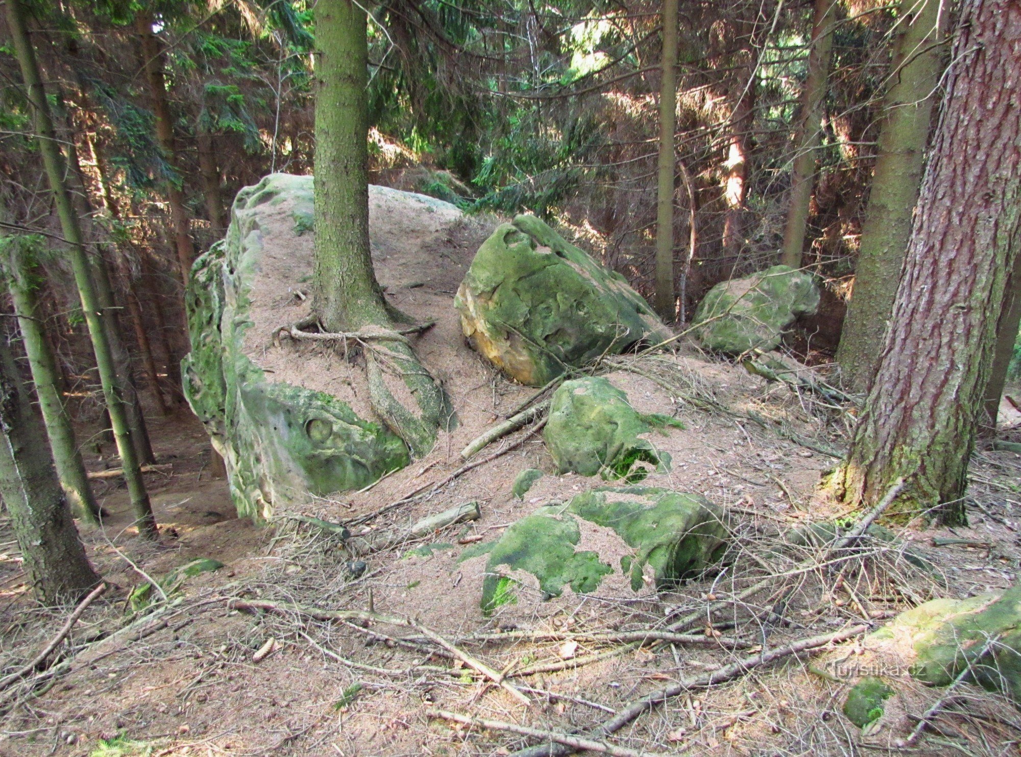 Rochas perto de Provodov - Bába