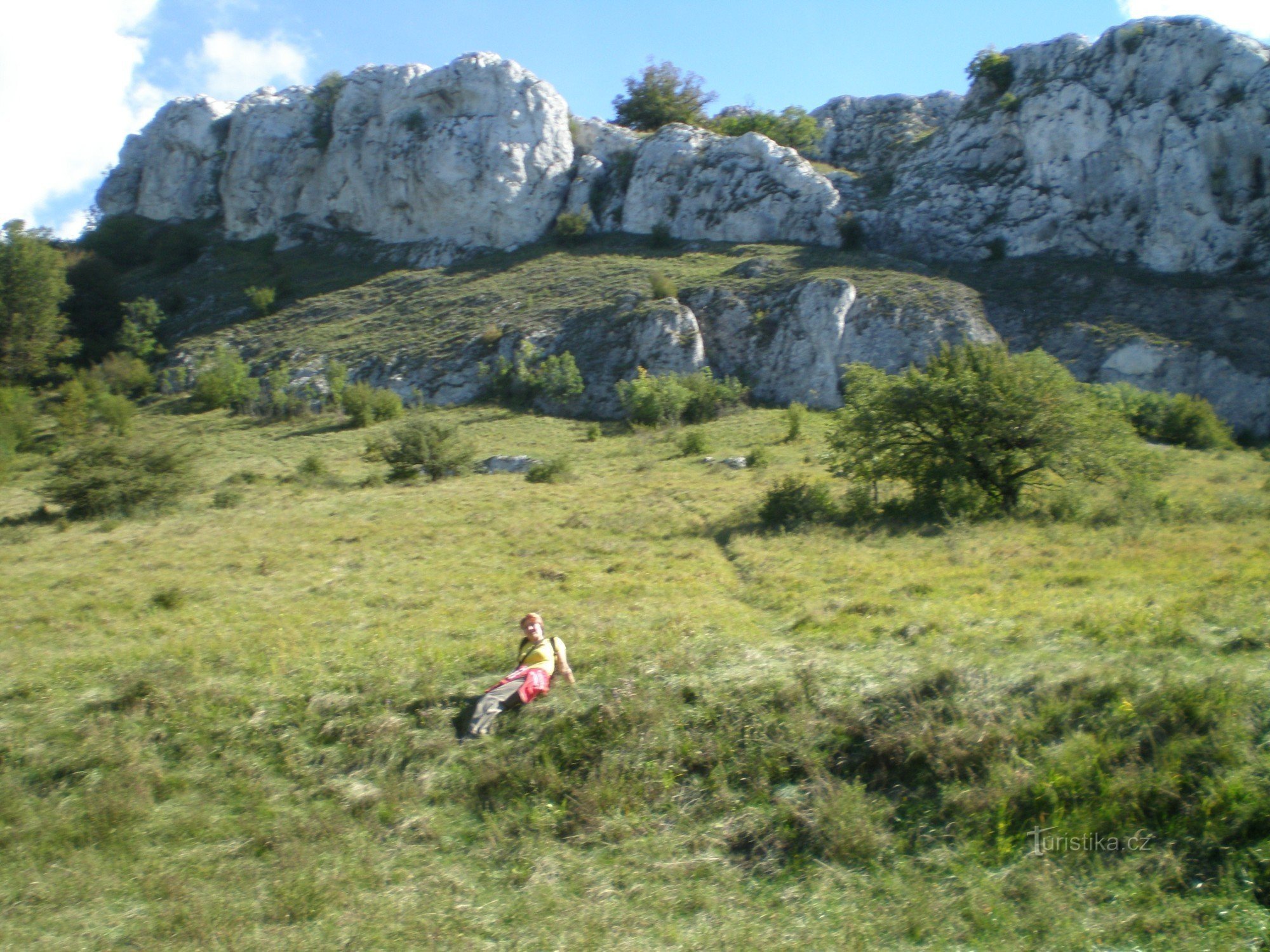 Felsen am touristischen Knotenpunkt Nad Soutěskou