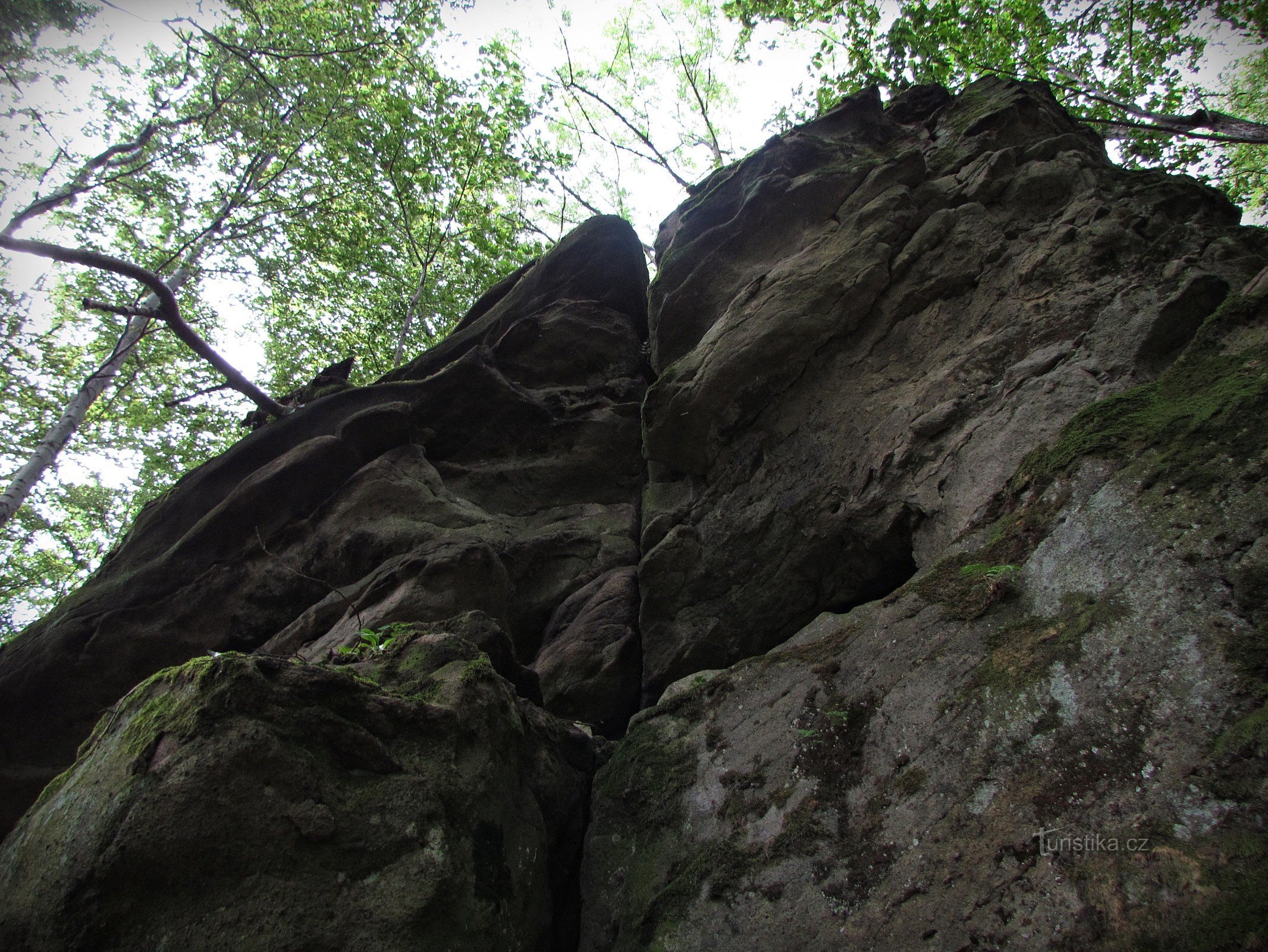 Βράχοι στο ανατολικό τμήμα του PR Sochová
