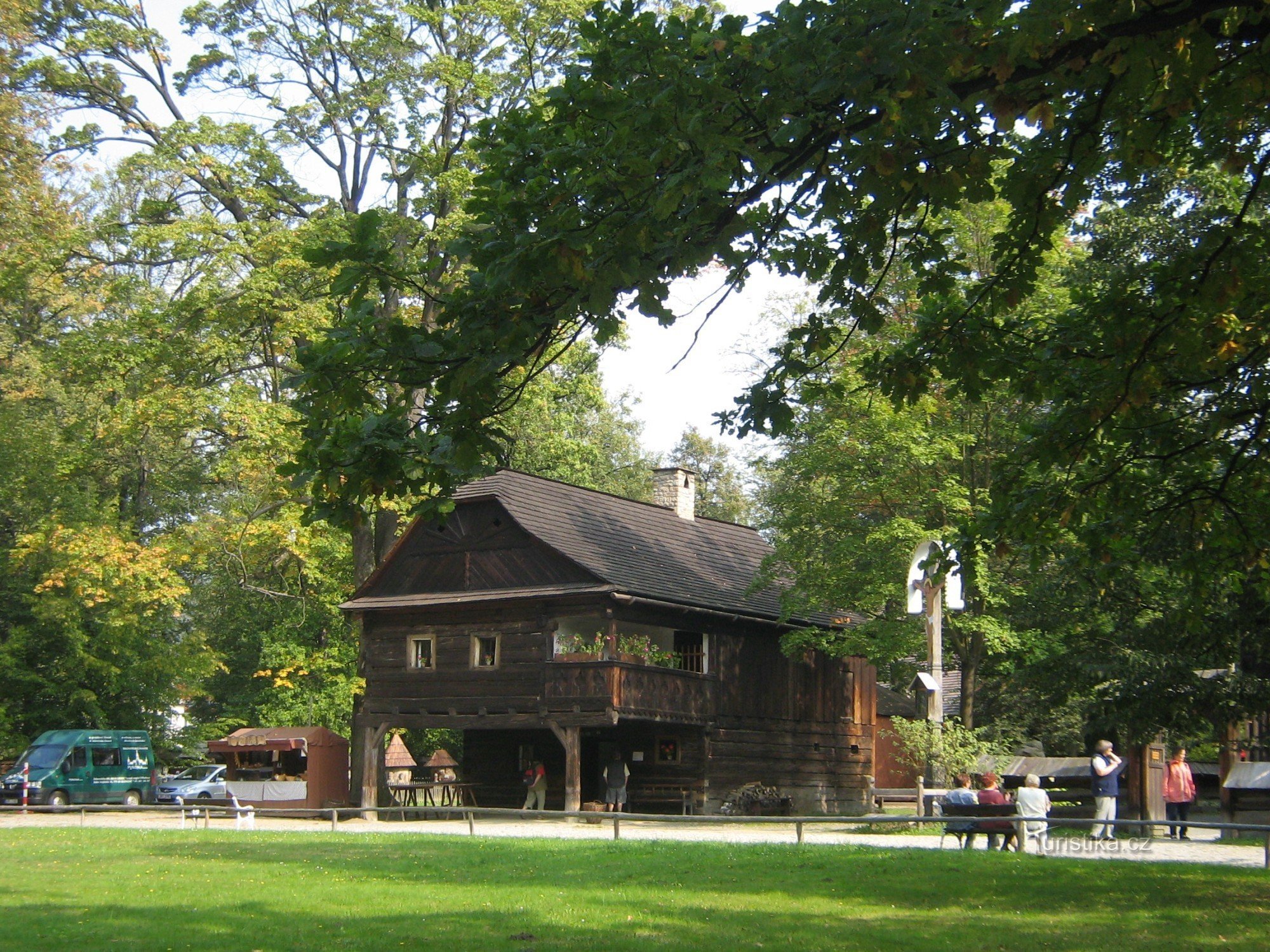 museo al aire libre del pueblo de madera