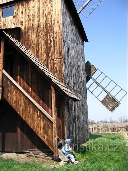 Skanzen Rymice: draaiende windmolen