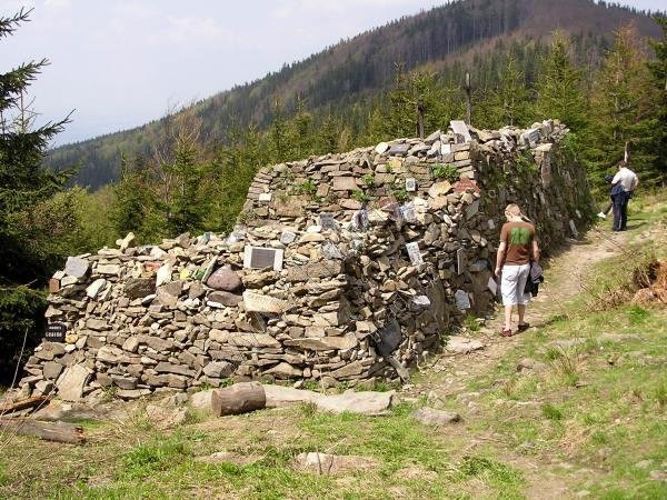 skautská mohyla na Ivančeně