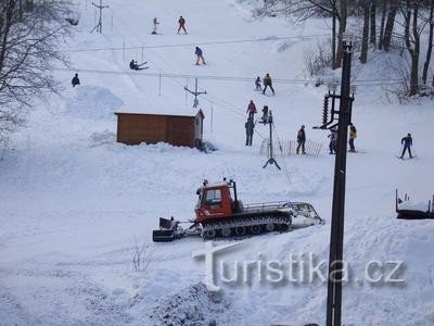 滑雪场 Radvanice：滑雪场 Radvanice，作者：www.vlekradvanice.cz