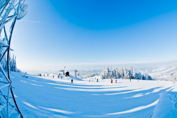 skiareal destne nelle montagne dell'Aquila