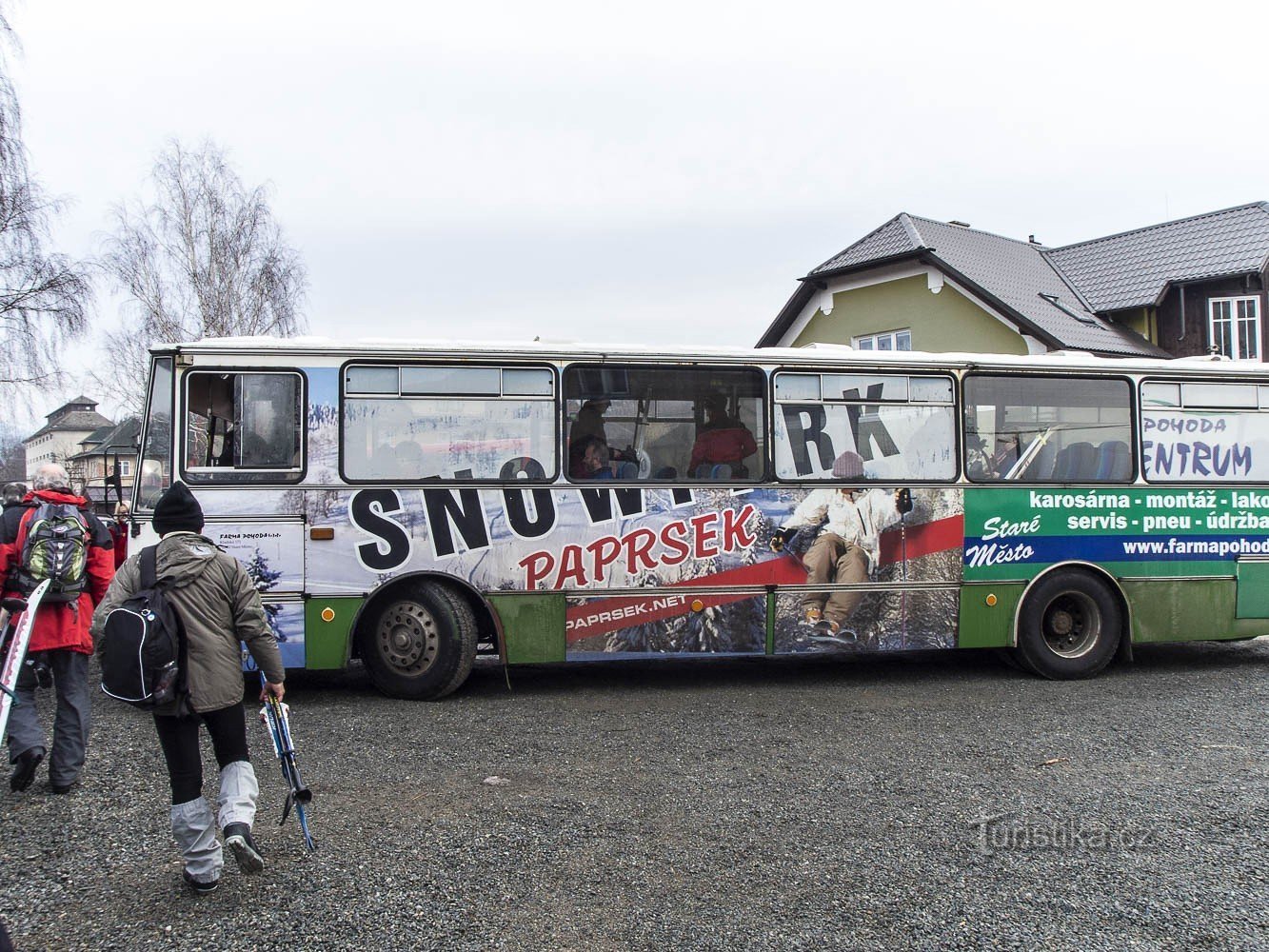 Skibus naar het station