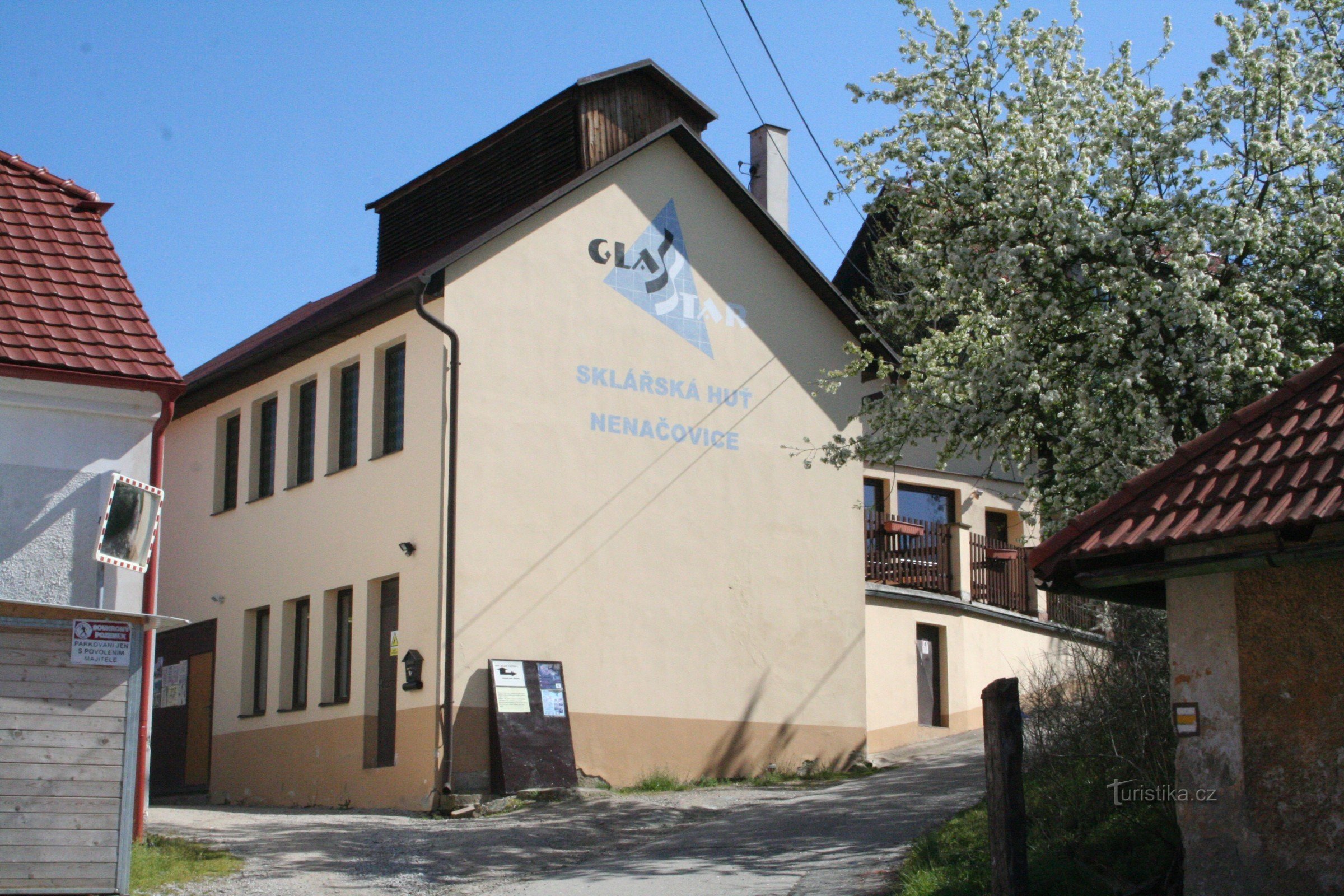 Nenačovice glasfabriek