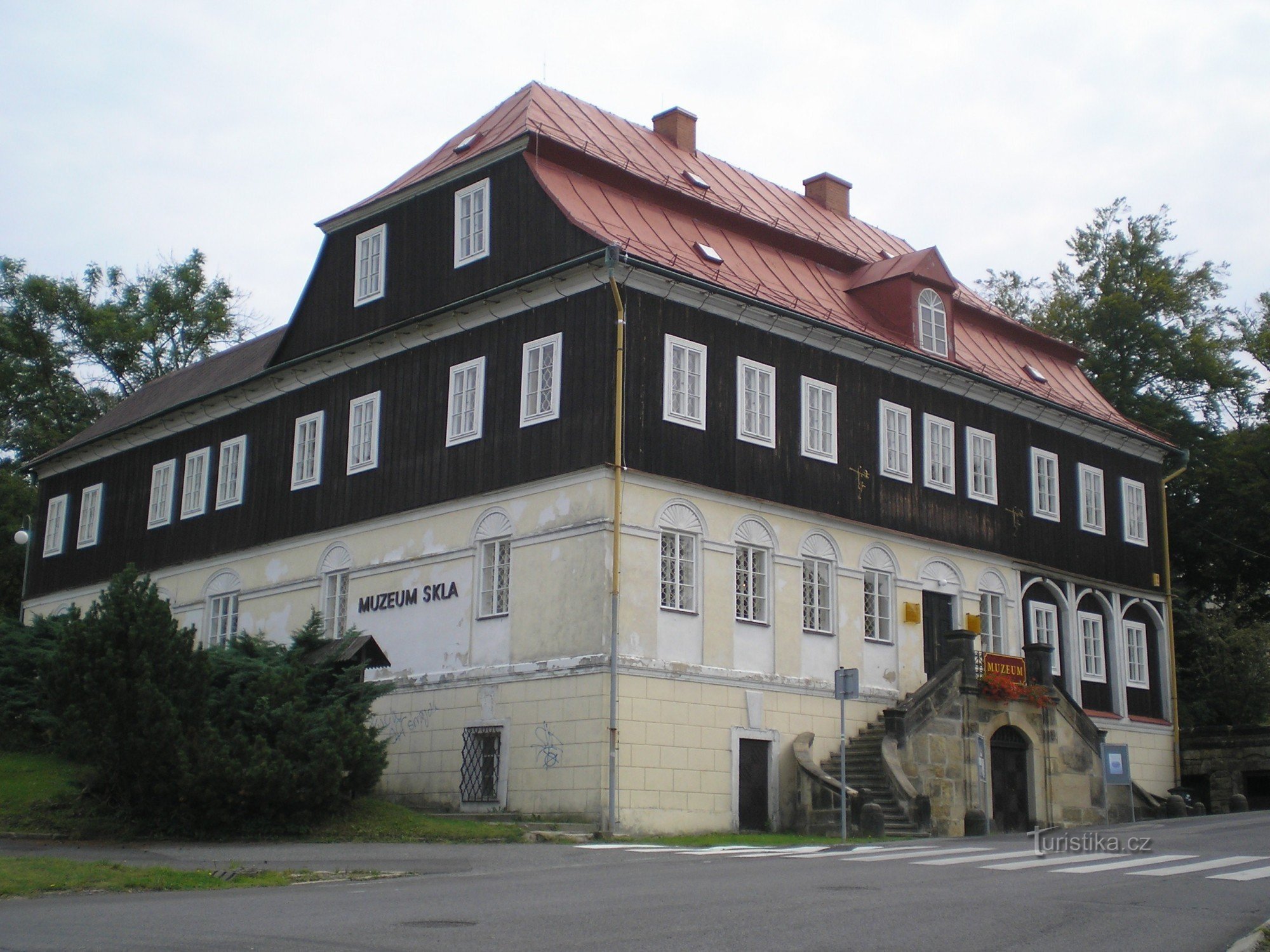Sklářské muzeum v Kamenickém Šenově