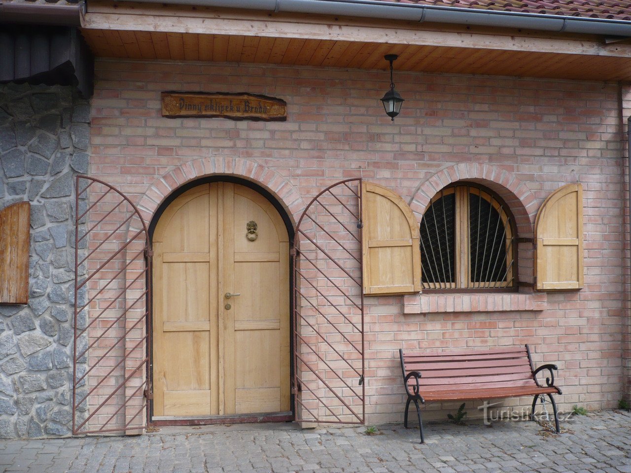 Cellar near Brodů