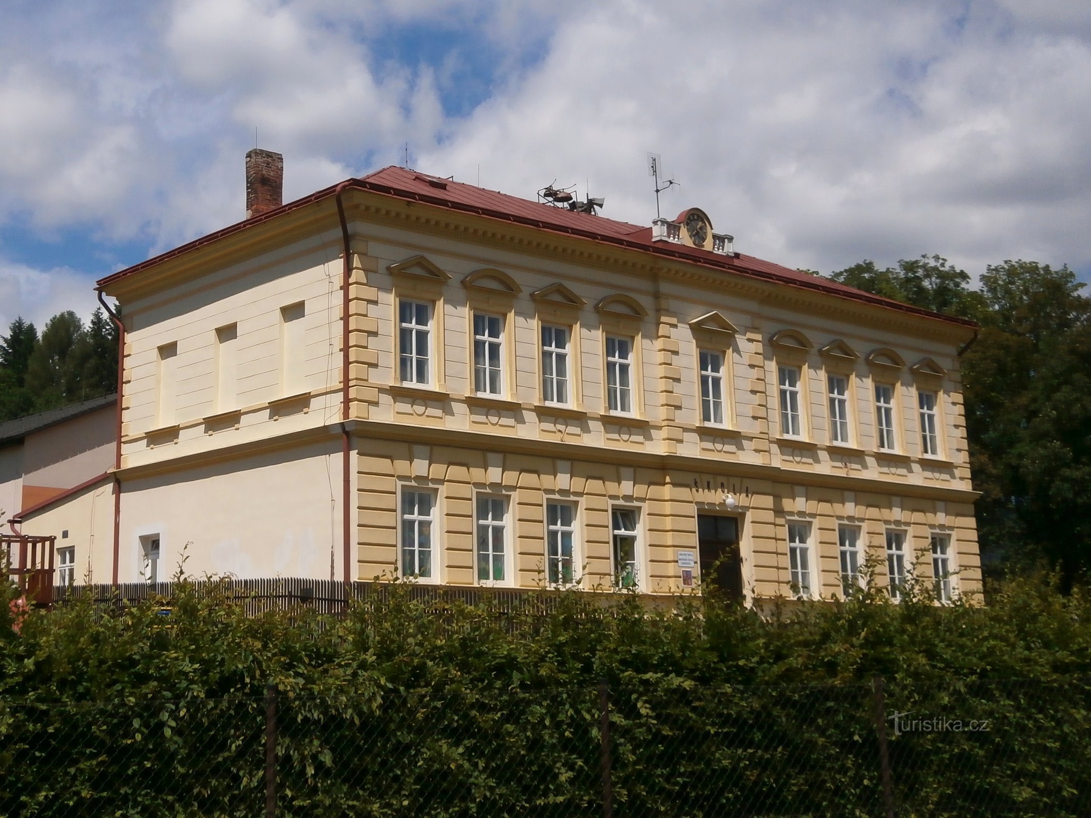 Škola (Batňovice, 3.7.2017)