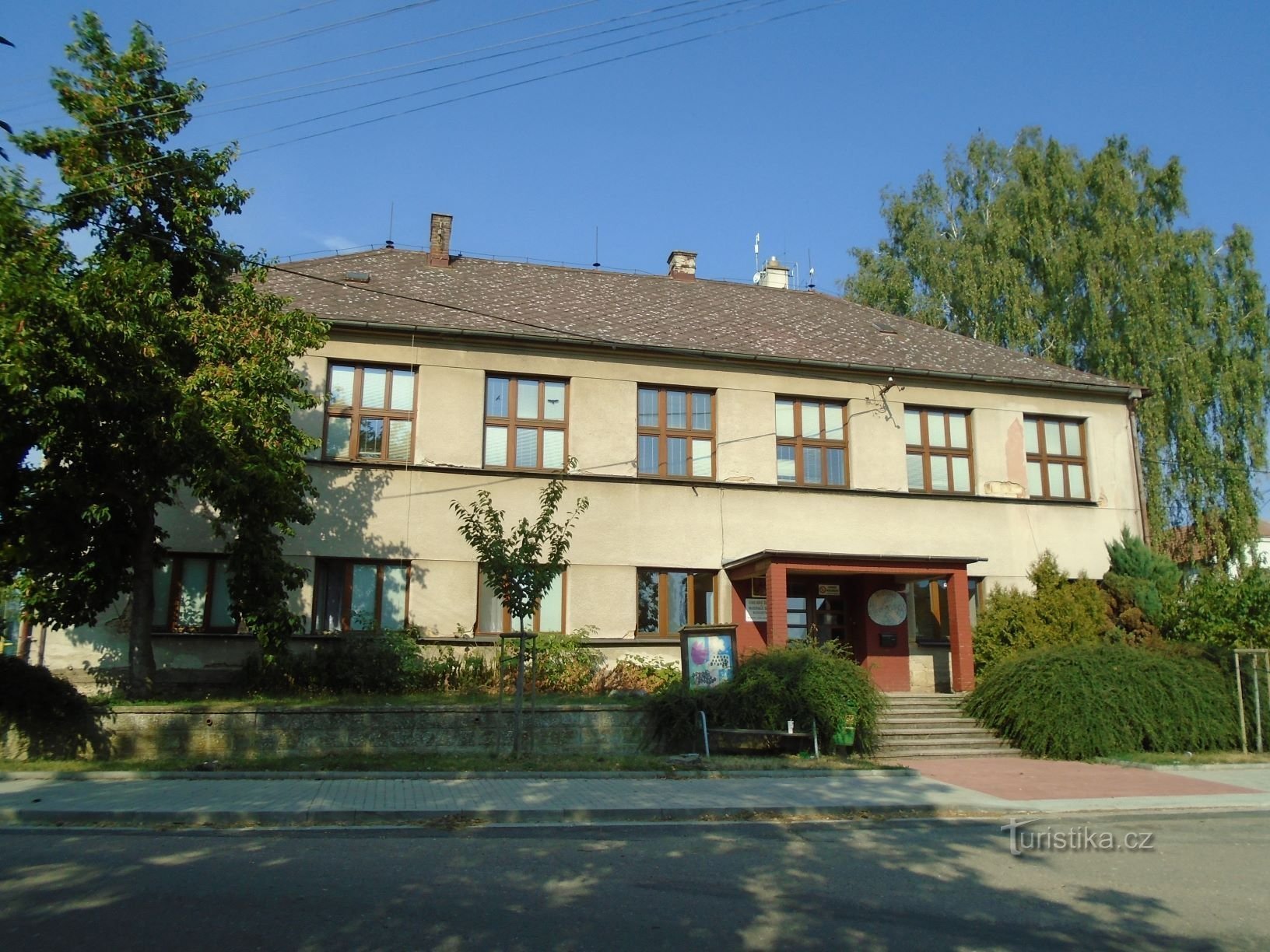 Школа (Boharyně, 19.8.2018)