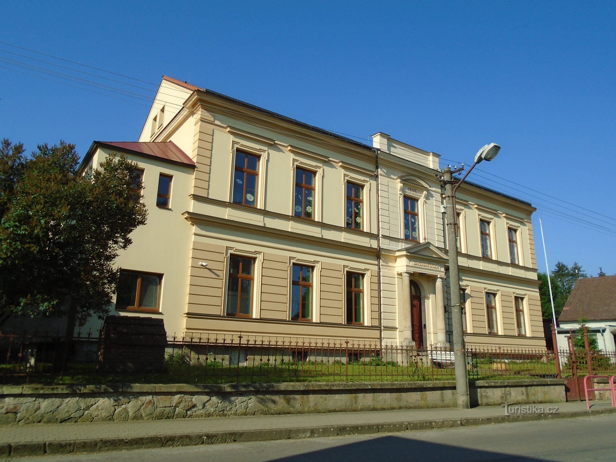 Școala nr. 4 (Hoříněves, 27.5.2018)