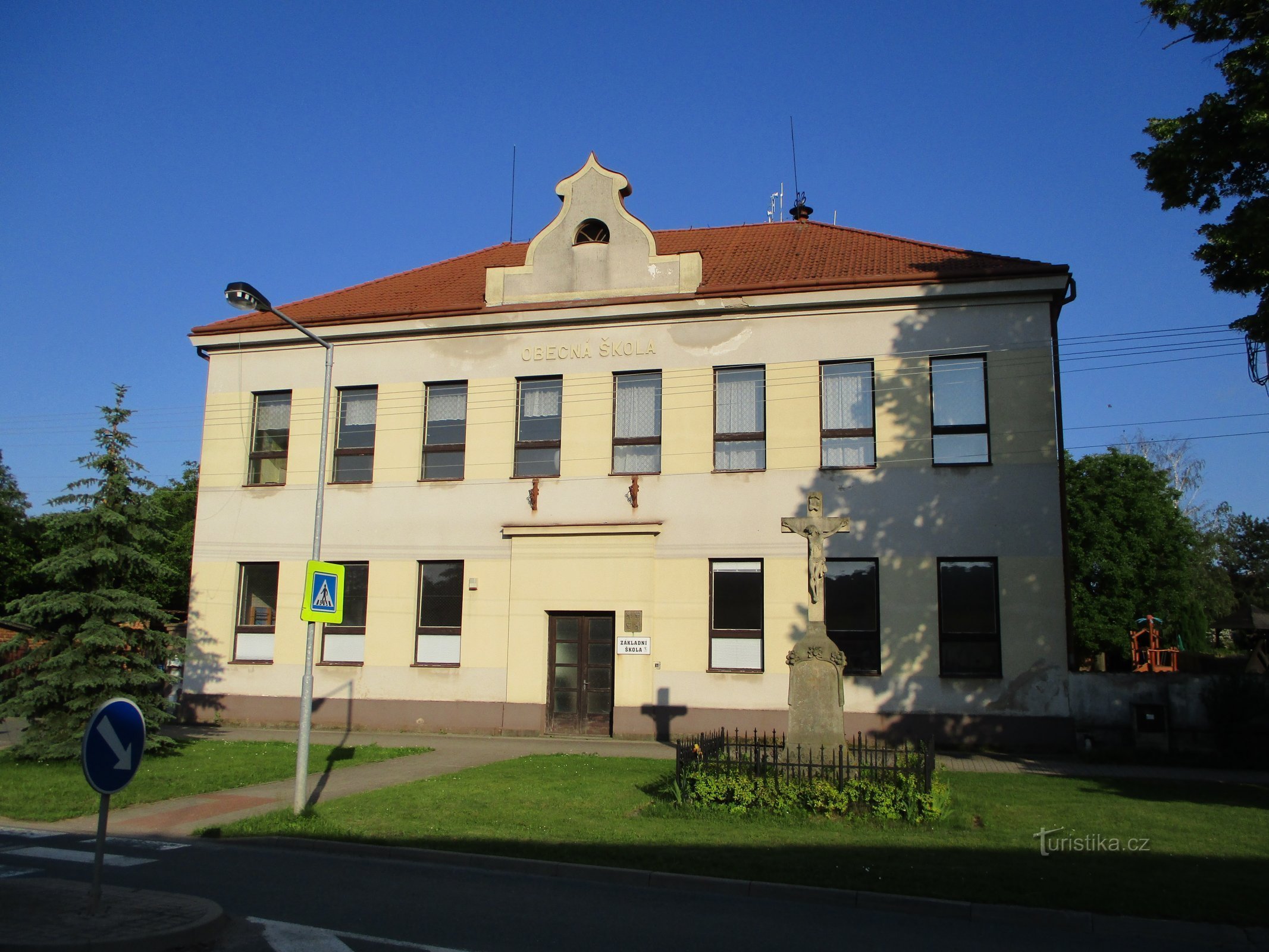 Skola (Dobřenice, 7.6.2019 juni XNUMX)