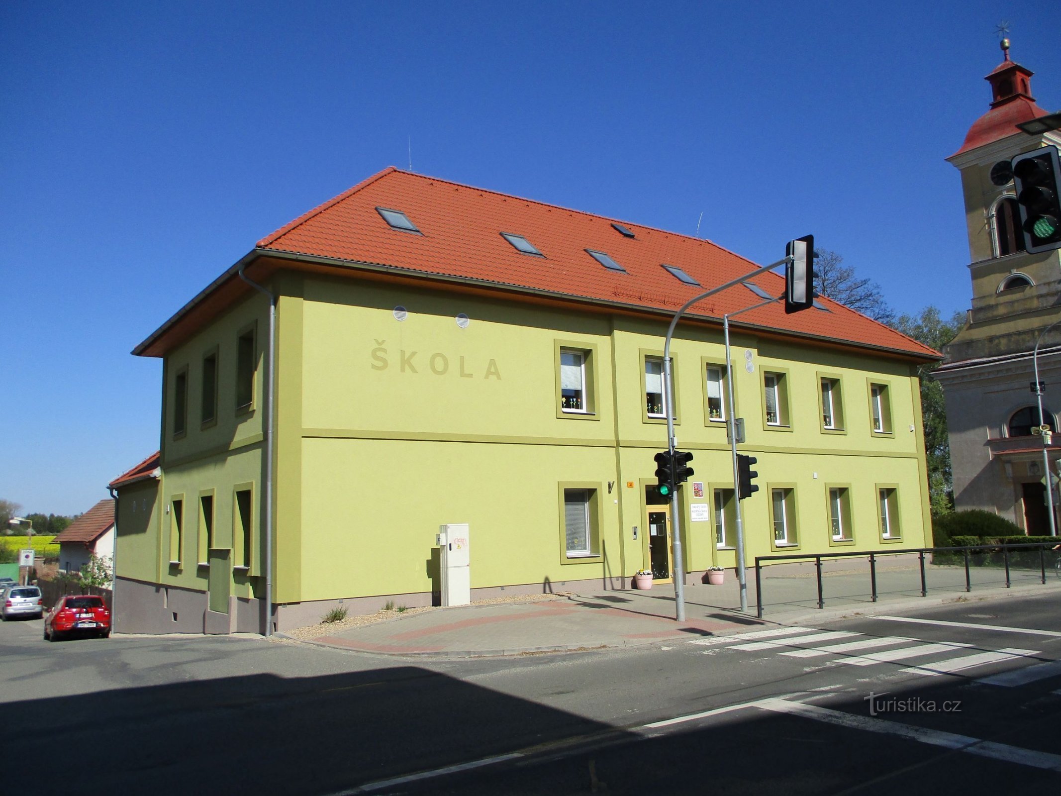 Skola (Stežery, 27.4.2020/XNUMX/XNUMX)