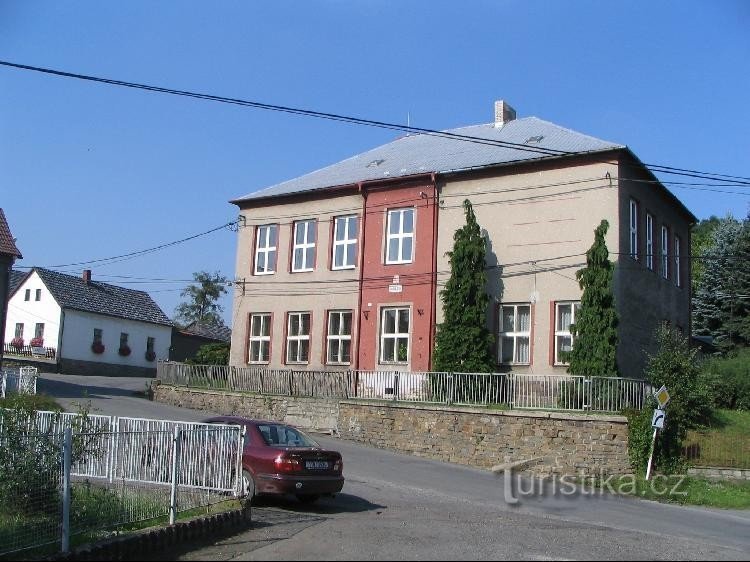 School in Bílov